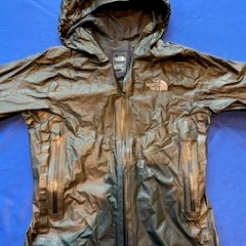 Womens size S North Face  rainshell